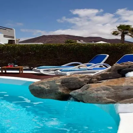 فيلة Playa Blanca Sleeps 4 Pool Wifi